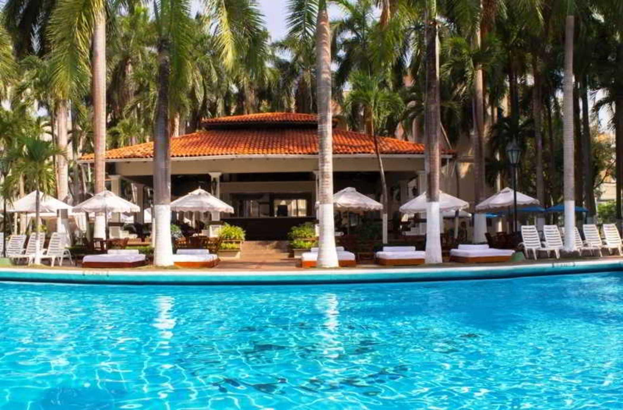 Hotel El Prado Barranquilla  Exteriör bild The pool at the Sheraton Nha Trang Hotel & Spa Resort
