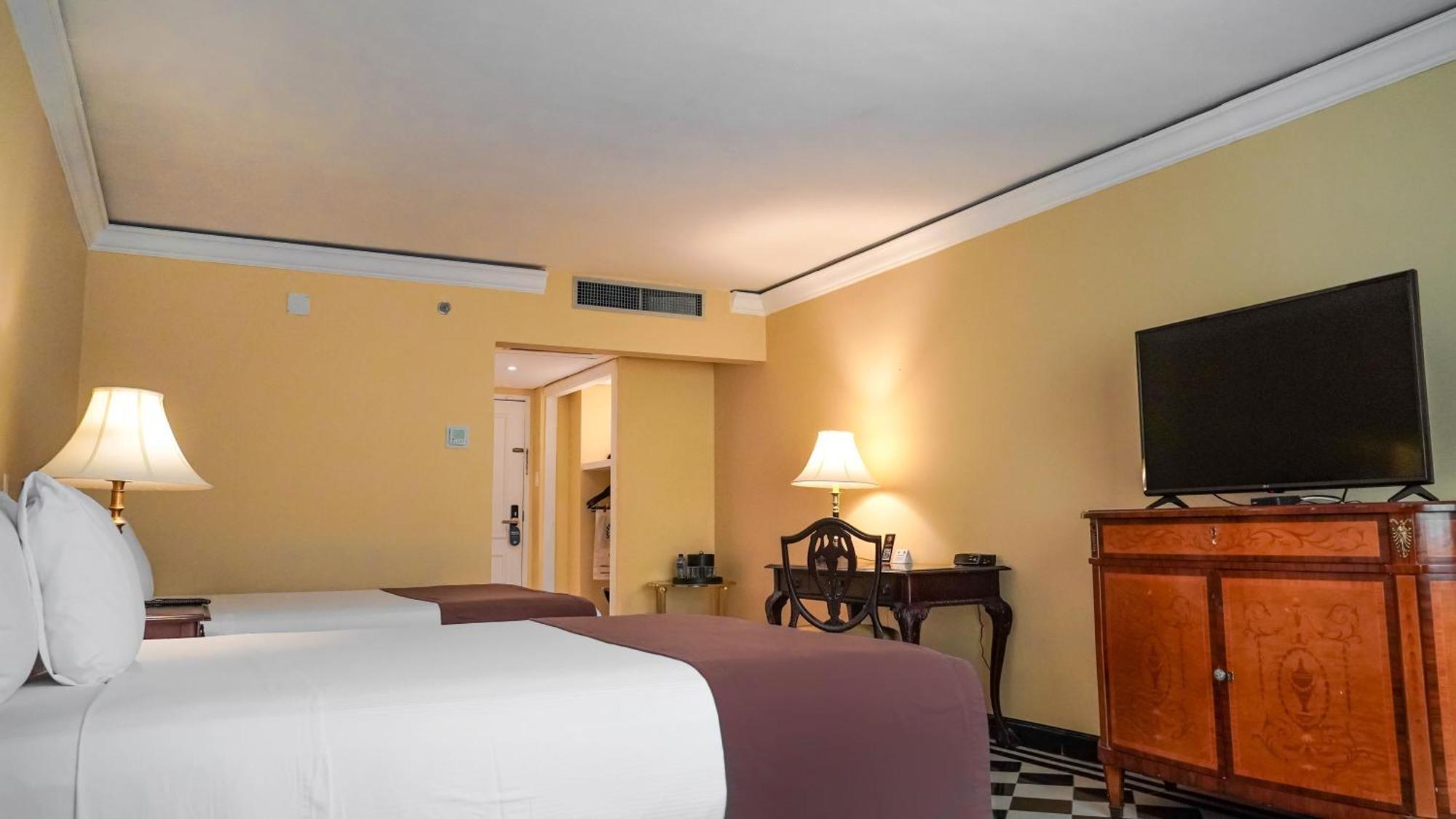 Hotel El Prado Barranquilla  Exteriör bild A room at the hotel